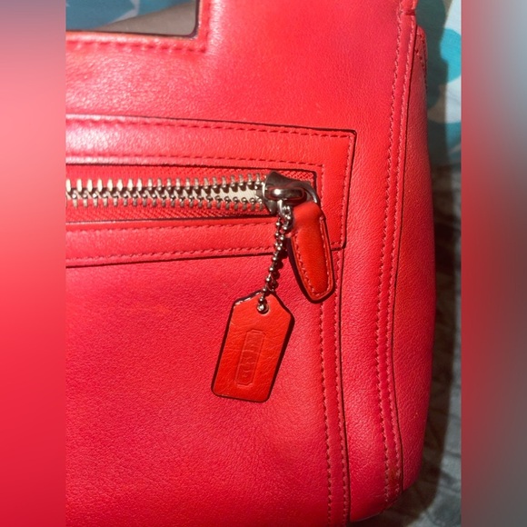 Coach Legacy Leather Basket clutch In Carnelian EUC released circa 2020/2021 - Picture 15 of 17